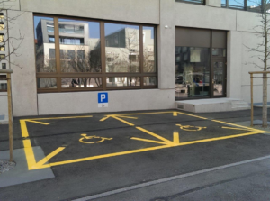 Behindertenparkplätze bei der Reformierten Kirche